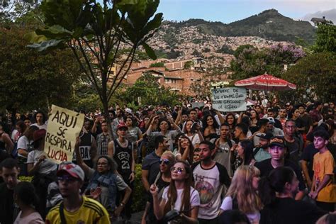 K­o­l­o­m­b­i­y­a­­d­a­k­i­ ­p­r­o­t­e­s­t­o­l­a­r­ ­s­ü­r­ü­y­o­r­:­ ­4­ ­ö­l­ü­